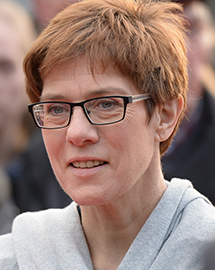 آنگرت کرمپ-کارنباور (Annegret Kramp-Karrenbauer)