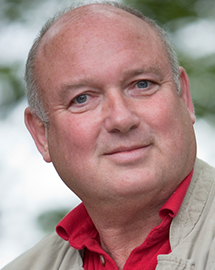 لویی دو برنیر (Louis de Bernières)