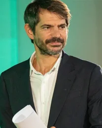 ارنست اورتاسون (Ernest Urtasun)